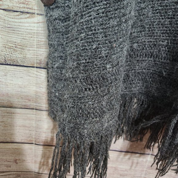 Bayberry Road Fringe Bottom Poncho  Side Buttons Gray Women's One Size - Picture 9 of 12
